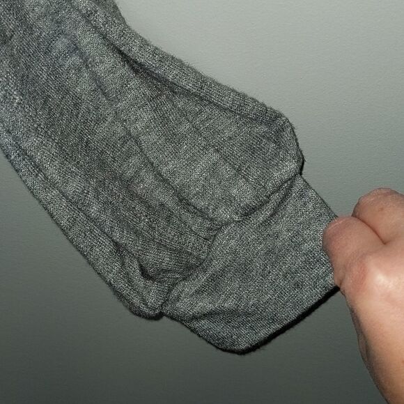 NWT in loom V Neck Sweater - Picture 5 of 6